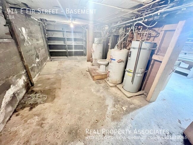 Building Photo - 914 E Fir St