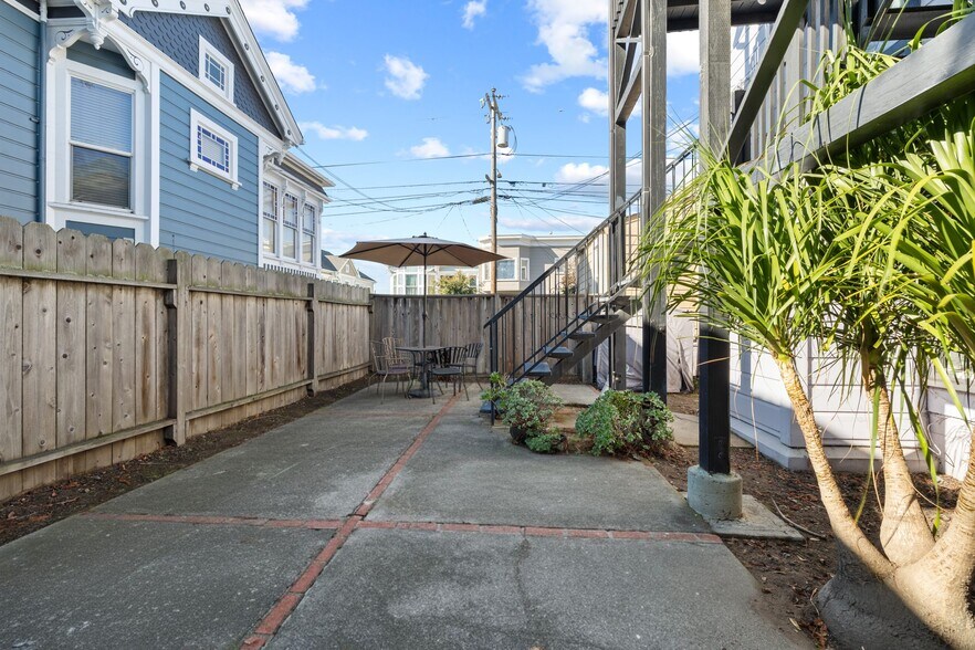 Building Photo - 1724 Lincoln Ave