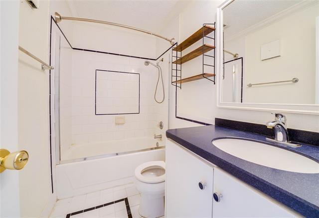 Building Photo - 1700 Amelia Ct