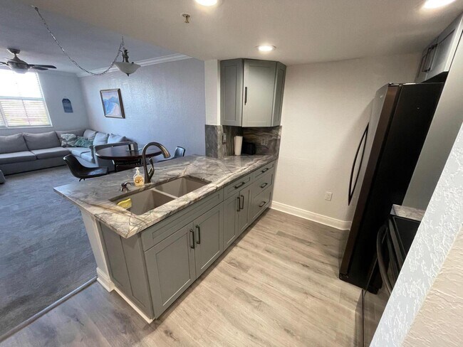 Building Photo - 1801 N Flagler Dr