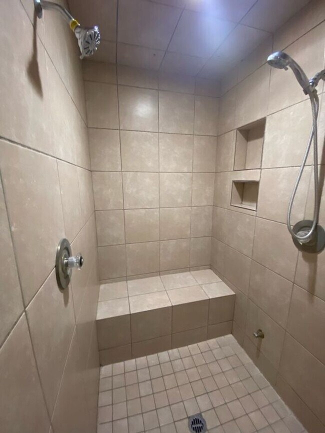 Building Photo - 5249 N Adobe Cir