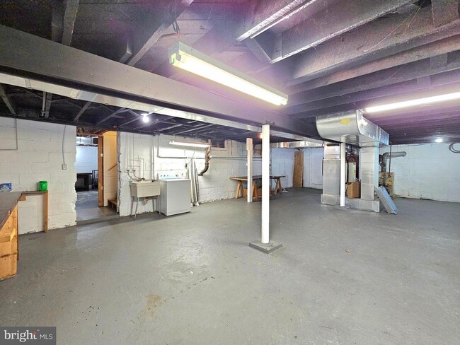 Building Photo - 317 Adahi Rd SE