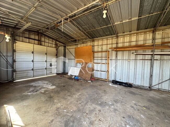 Building Photo - 1005 Van Buren Ave NW