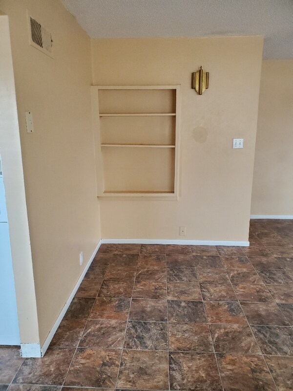 Building Photo - 202 11th St