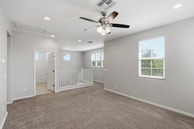 Building Photo - 2263 S Henry Ln