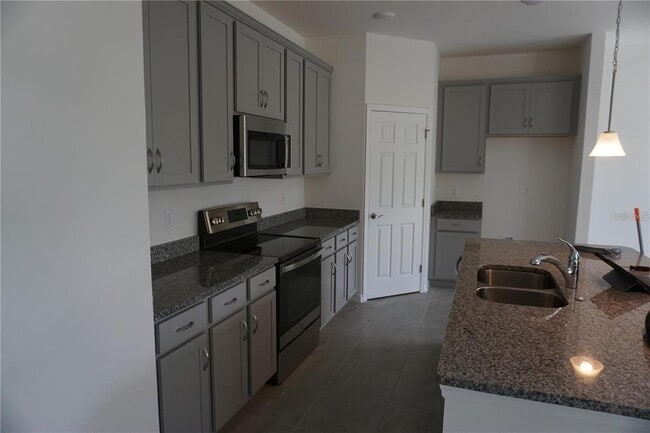 Building Photo - 1538 Blue Lagoon Cir