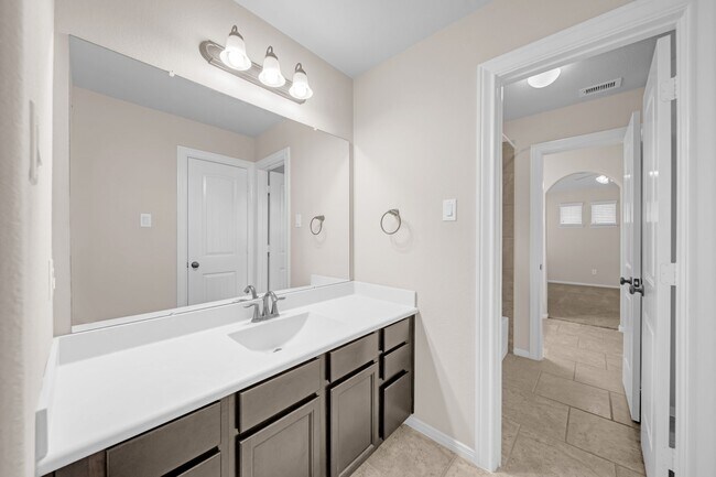 Building Photo - 323 Kinderwood Trail