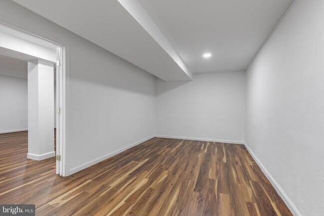 Building Photo - 1402 Mullins St