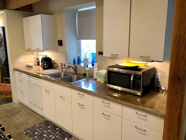 Building Photo - CARTAL DUPLEX