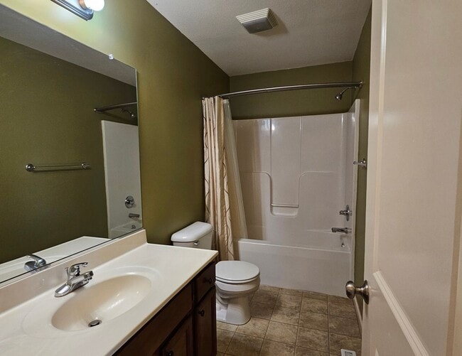 Building Photo - 3 Bed with finished basement