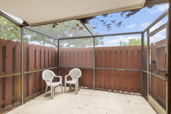 Building Photo - 8019 SE Villa Cir
