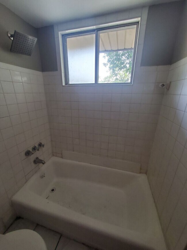 Interior Photo - 4651 N 36th St. (12 unit)(ACE PROPERTY)