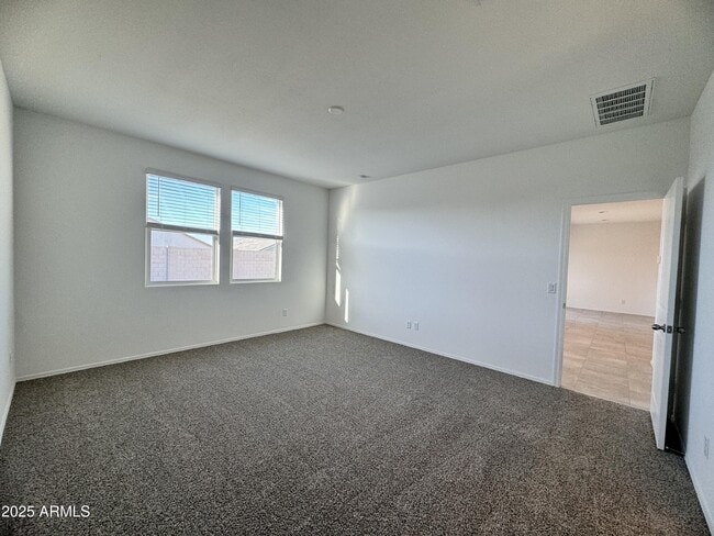 Building Photo - 1137 W Chimes Tower Dr