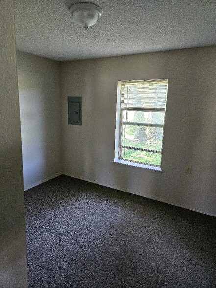 Building Photo - 508 N 6th St