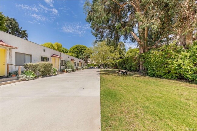 Building Photo - 2437 S. Centinela Ave