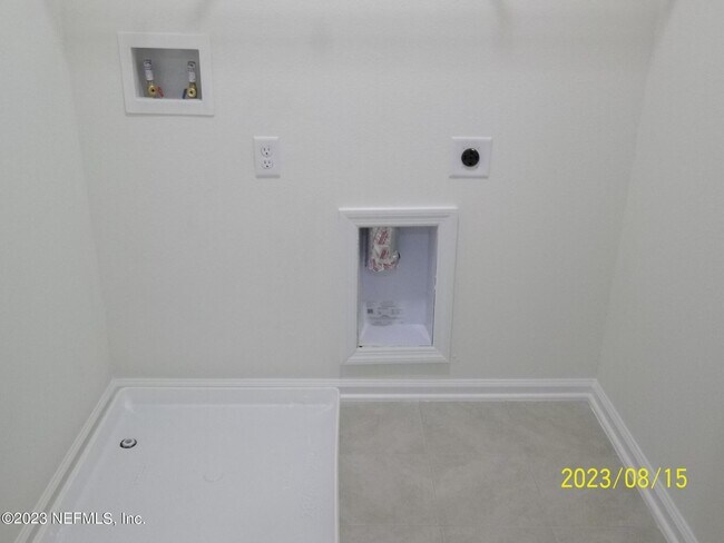 Building Photo - 6207 Ryegrass St