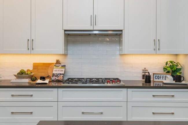 Building Photo - 1494 Red Fox Dr NE