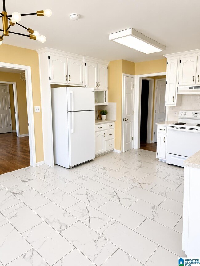 Building Photo - 713 Jason Cir