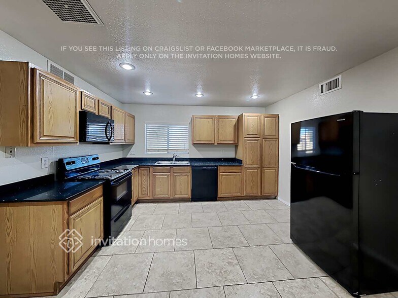 Building Photo - 5630 W Hubbell St