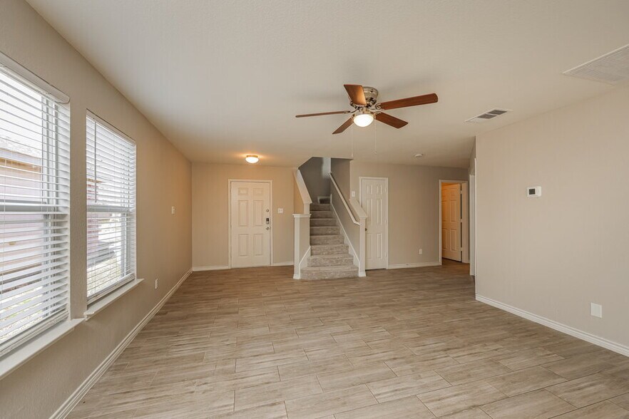 Building Photo - 7034 Wax Berry Dr