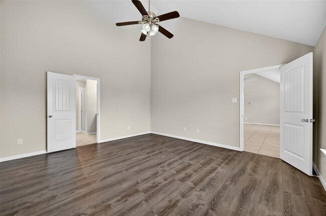 Building Photo - 3026 Village Creek Dr