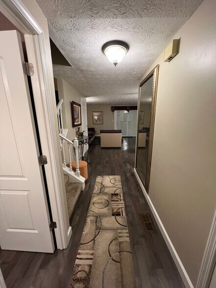 Building Photo - 443 Lockhaven Ct