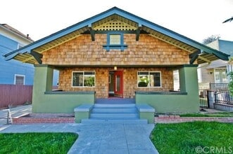 Building Photo - 124 S Ave 54