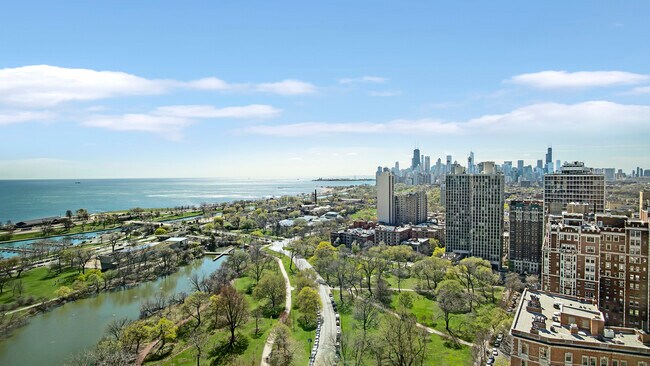 Building Photo - 2500 N Lakeview Ave