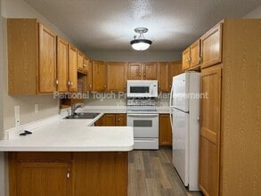 Building Photo - 2736-33 1/2 33 1/2 Ave S