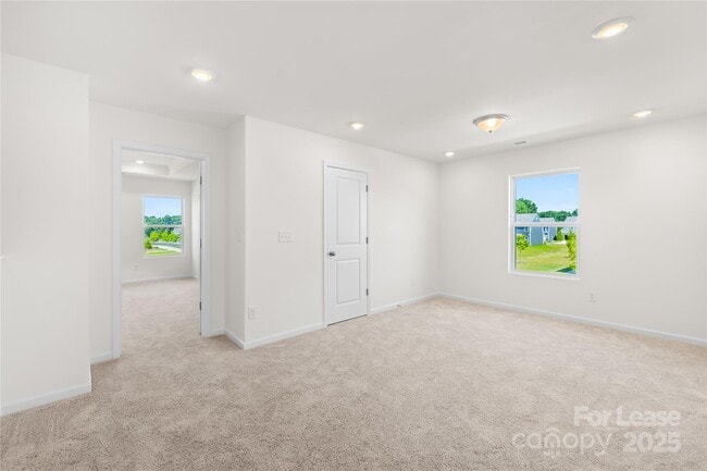 Building Photo - 744 Lock Haven Dr NW