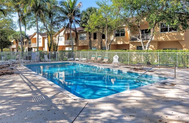 Building Photo - 2905 Crestwood Ter