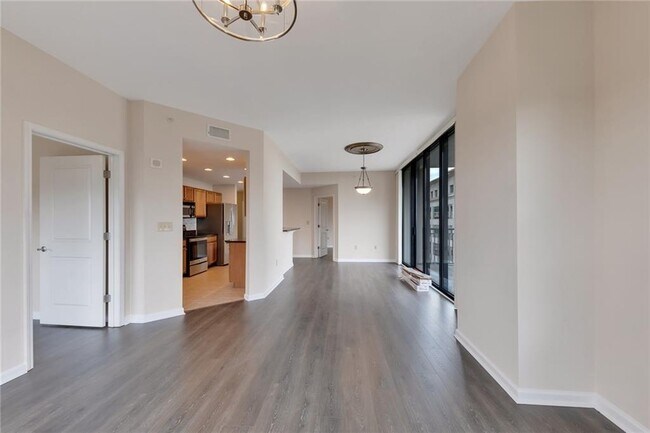 Building Photo - 3040 Peachtree Rd NW