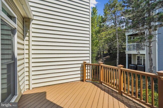 Building Photo - 4524 Fair Valley Dr