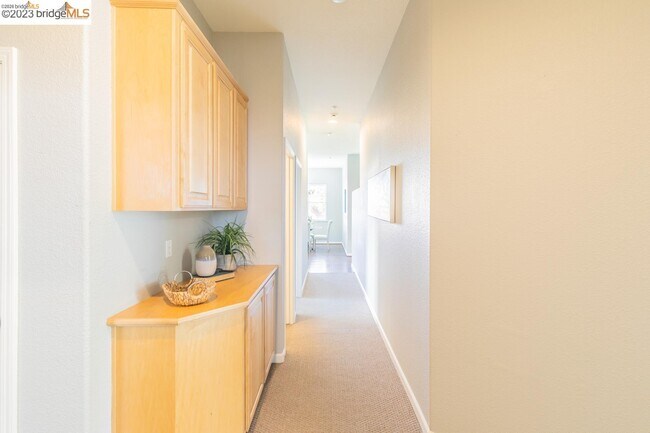 Building Photo - 1055 Meadow Brook Dr
