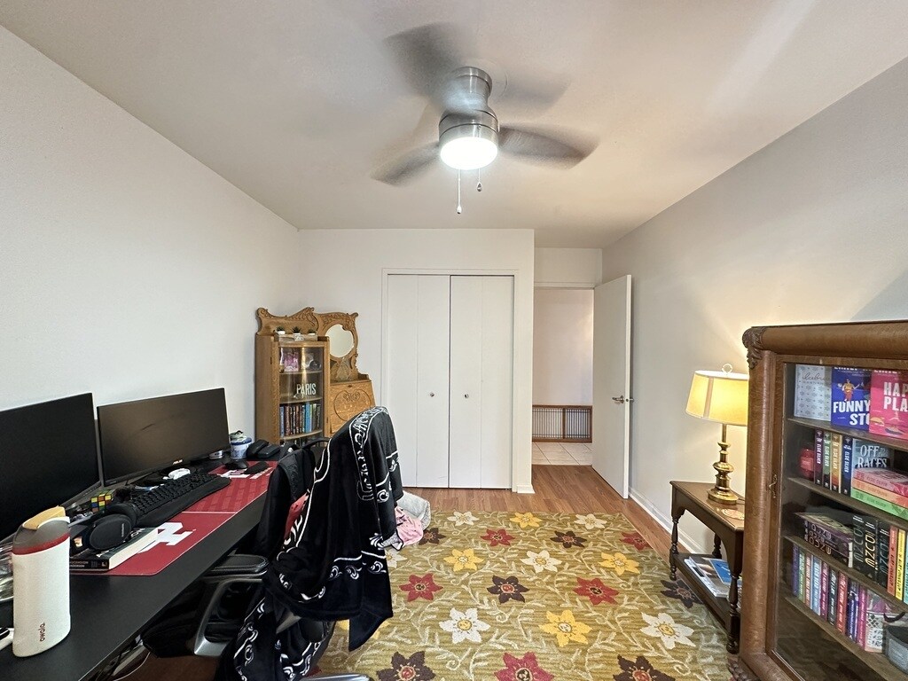 Building Photo - 546 W Hawthorne Pl