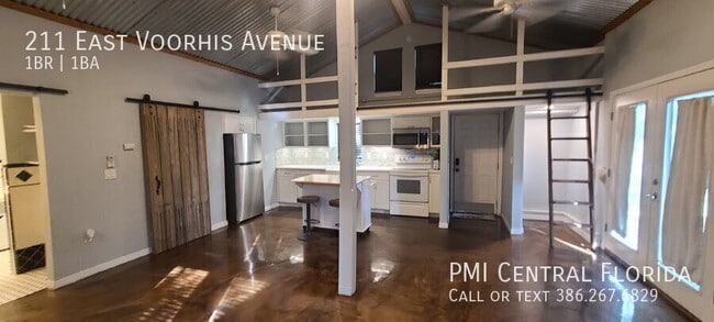 Building Photo - 211 E Voorhis Ave