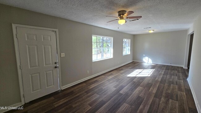 Building Photo - 512 Woodward Ave