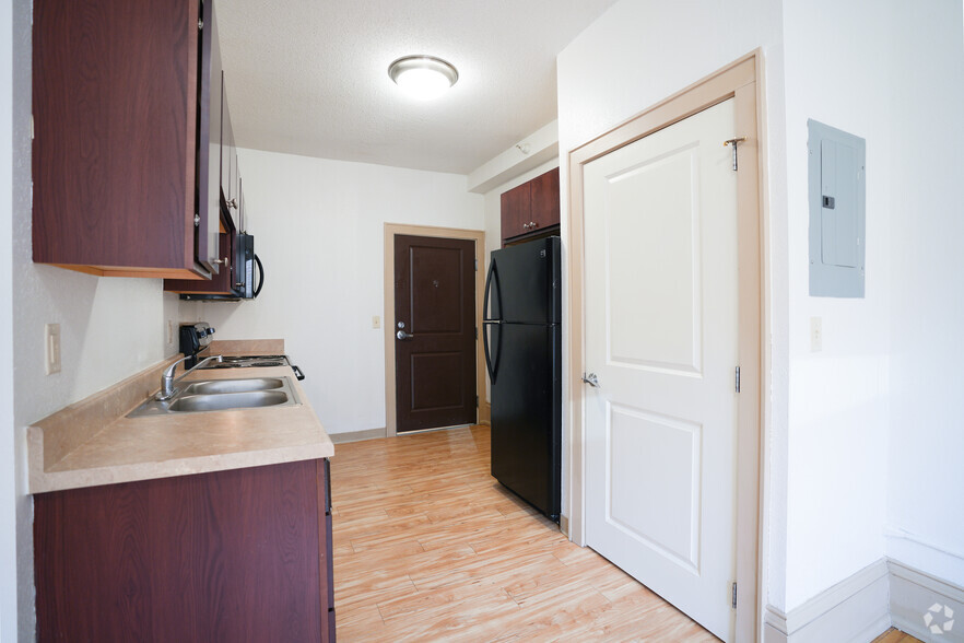 Studio, 1BA - 316SQ - Stradford Flats