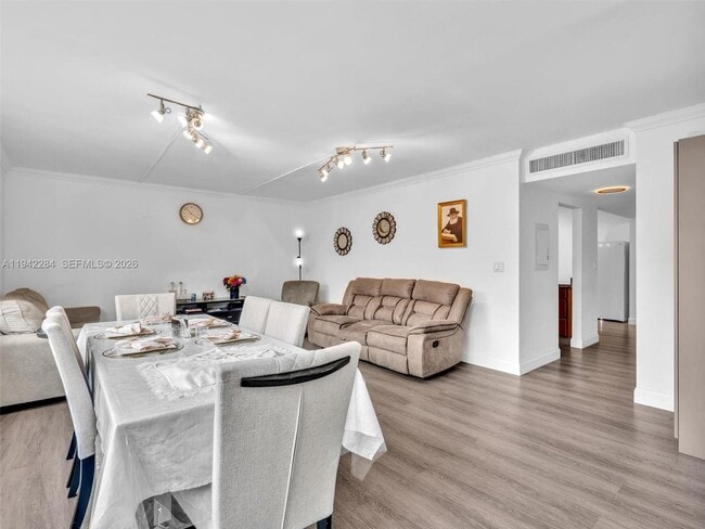 Building Photo - 20381 NE 30th Ave