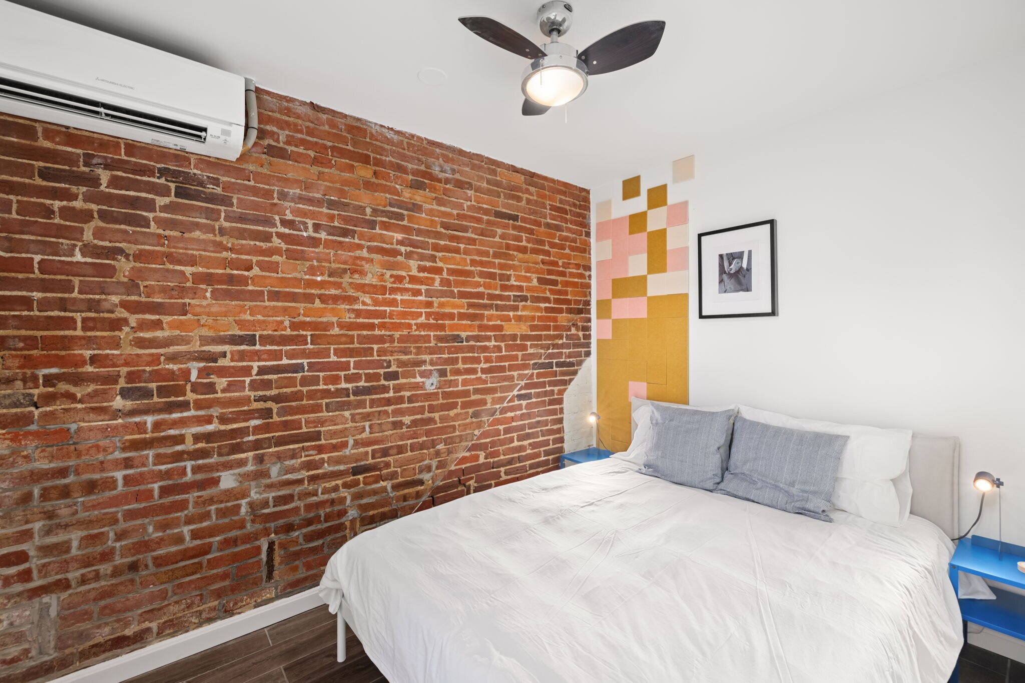 Building Photo - 619 10th St NE