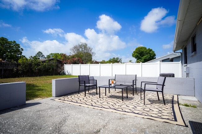 Building Photo - 8412 Westridge Dr