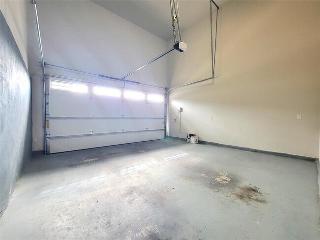 Building Photo - 601 C-Bar Ranch Trl