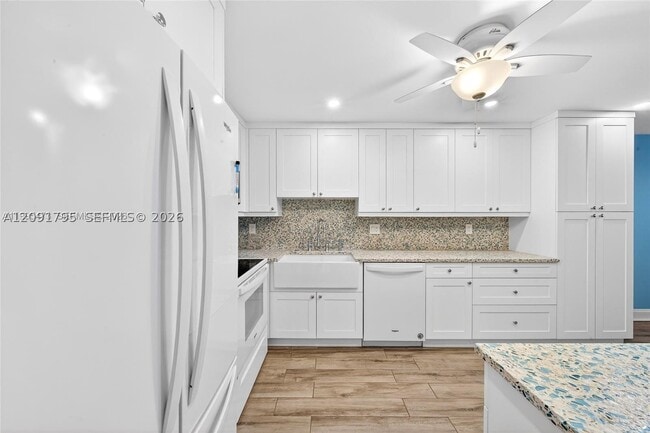 Building Photo - 2301 S Ocean Dr