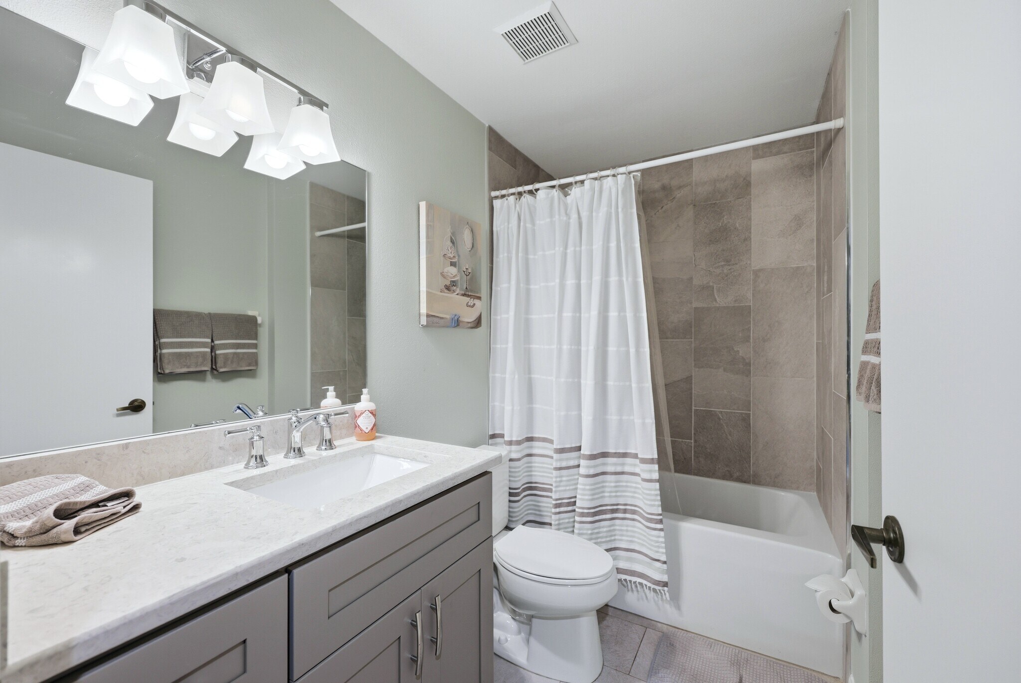 Building Photo - 8951 Veranda Way