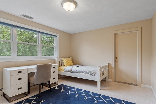 Building Photo - 2 Sunset Ridge