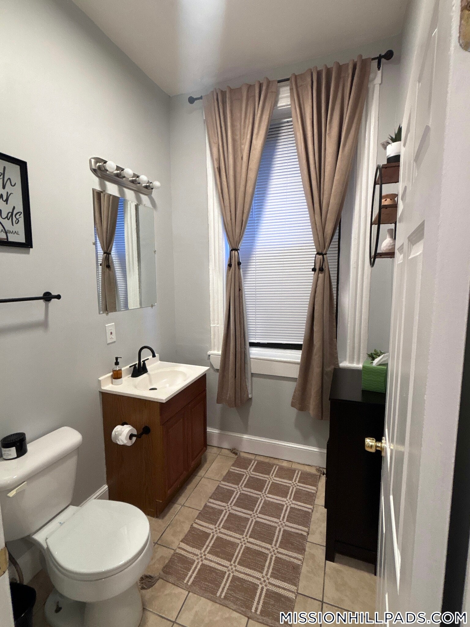 Building Photo - 252 Warren St