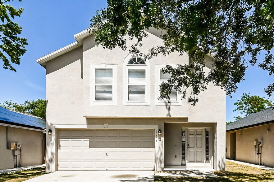 Primary Photo - 10415 Opus Dr