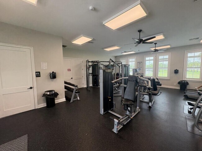 Building Photo - 11306 Leland Groves Dr