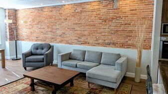 Building Photo - 628 Portland St