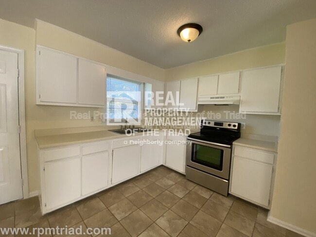 Building Photo - 410 Boyd St